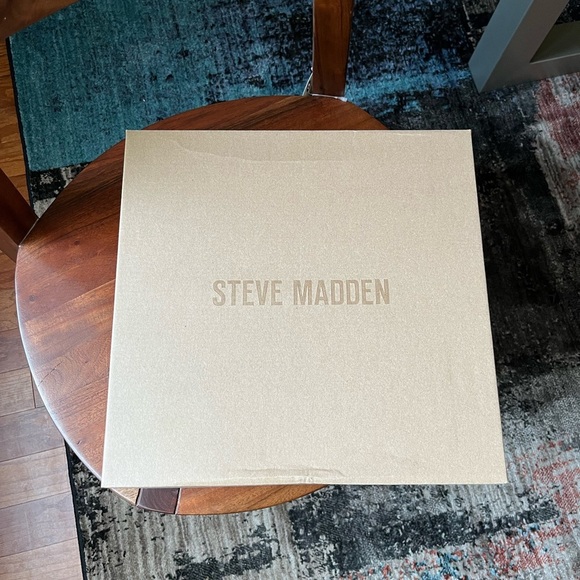 Steve Madden Cloak Camouflage Pointy Toe Pull-On Boots - Picture 11 of 11